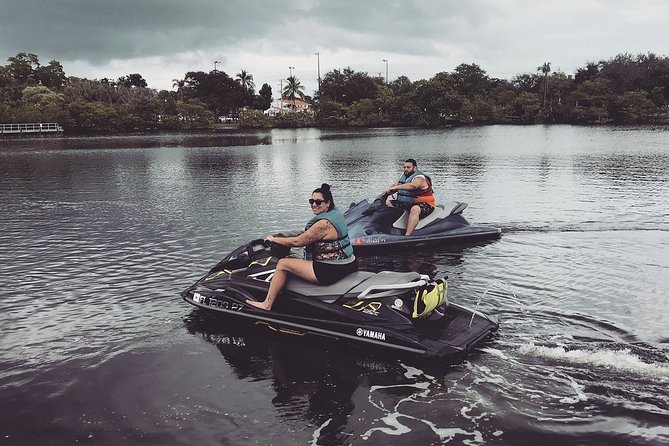 1 Hour Jet Ski Rental in Fort Lauderdale - Jet skis, passengers, and physical requirements