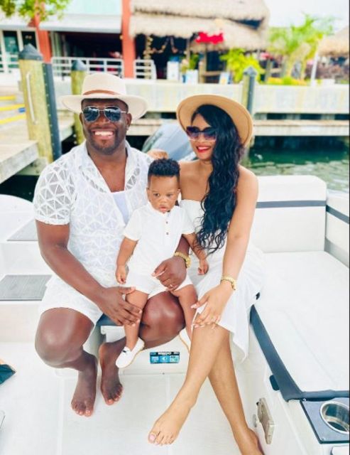 1 hour Miami Private Boat Ride with champagne and captain - Key points to know before you book