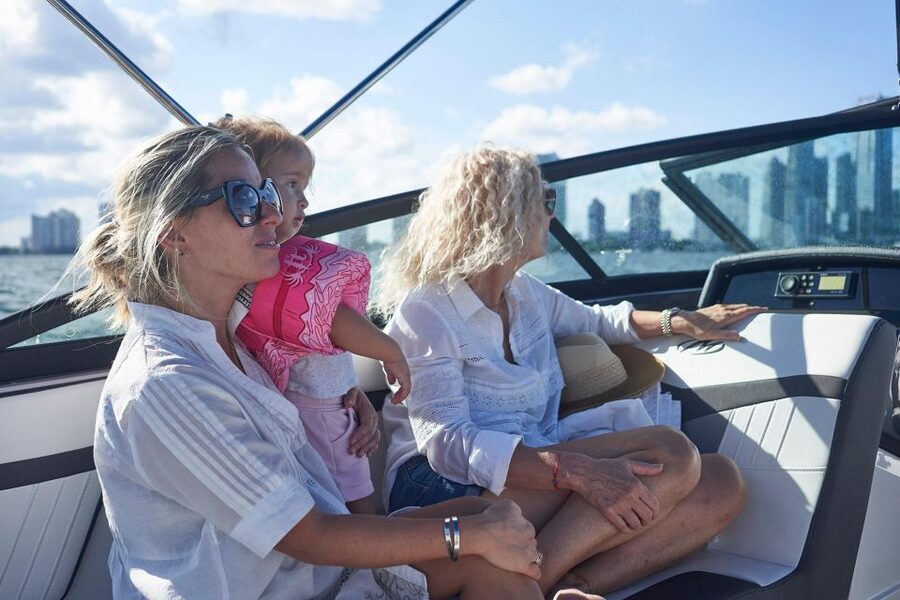 1 hour Miami Private Boat Ride with champagne and captain - Champagne, music, and what to bring