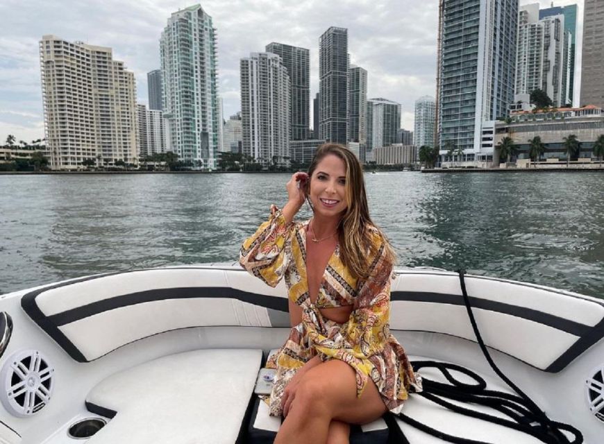 1 hour Miami Private Boat Ride with champagne and captain - The captains shape the mood