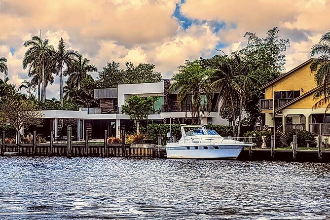 1 Hour Private Boat Tour in Fort Lauderdale Up to 12 people - When this short cruise fits your day