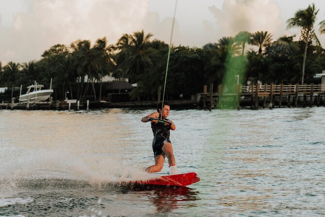 1-Hour Private Wakeboard Lesson in Miami Beach - Why the private boat changes the lesson