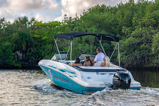 1 Hour-Relaxing Private Boat Tour - Fort Lauderdale (Up to 6 Pax) - Starting at 1520 Southeast 15th Street