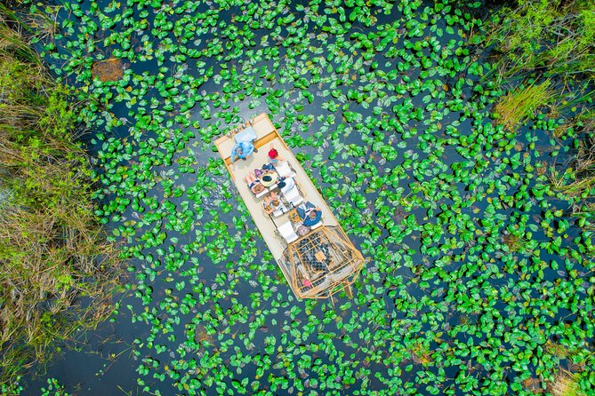 1 hr Private Airboat Everglades Tour near Miami - What the Miccosukee guide adds