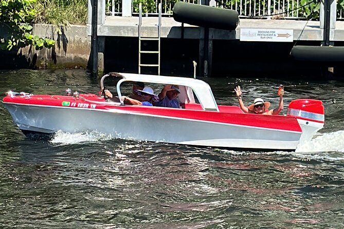 2 Hour Classic Self Drive Boat Rental in Fort Lauderdale - Taking the Helm at Las Olas Paddle Boards