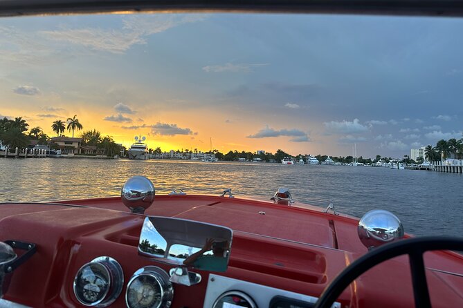 2 Hour Classic Self Drive Boat Rental in Fort Lauderdale - Older Fort Lauderdale Along the New River