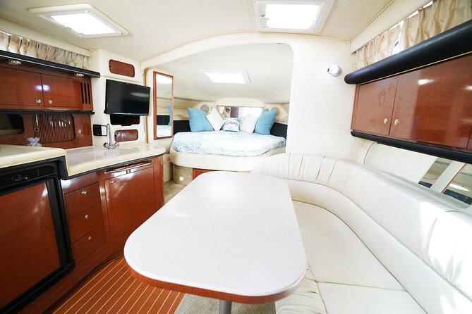 2 Hour Serenity and Scenery Yacht Cruise Miami - Hibiscus, Palm, and Star Island