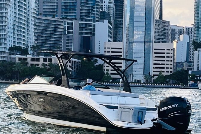 2-Hours Private Miami Boat Tour With Champagne - Setting out from the Miami River