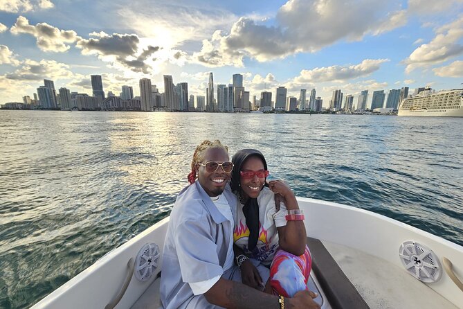 2 hrs Miami Private Boat Tour with Cooler, Ice, Bluetooth Stereo - Choosing a boat and group size
