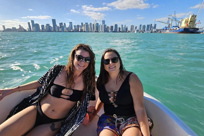 2 hrs Miami Private Boat Tour with Cooler, Ice, Bluetooth Stereo - The route through Downtown Miami and Bayside