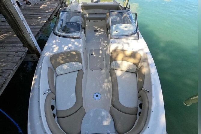 24 Ft Miami Bay: Private Boat, Gas Included , 6 people, Captained - What this Miami boat rental really gives you