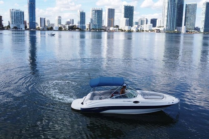 26 Ft Boat, Miami Bay Tour for 2 or 4 hours. 10 people - What a two-hour trip can realistically cover
