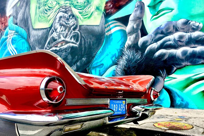 2H Private Classic Car Tour Miami Beach & Wynwood - Crossing to Wynwood’s painted walls