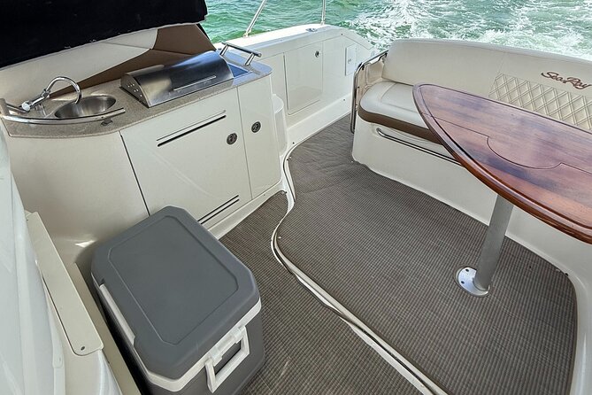 37 Ft Yacht Yacht for 2 or 4 hours, Bluetooth, In the Miami Bay - Two hours or four hours in Miami Bay