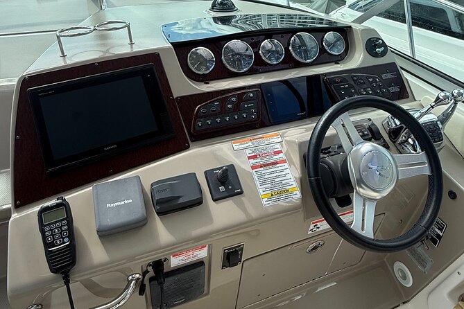 37 Ft Yacht Yacht for 2 or 4 hours, Bluetooth, In the Miami Bay - The real cost: $149.50 per person plus add-ons