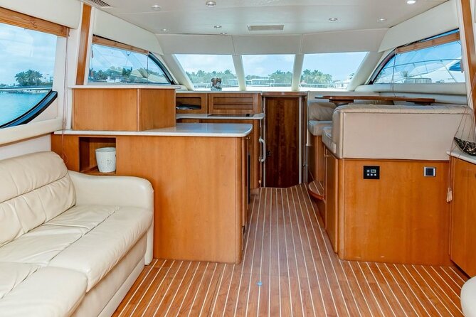 4-Hour 42 Meridian Yacht Rental with Captain in Miami Florida - Music, drinks, and the social side of the cruise