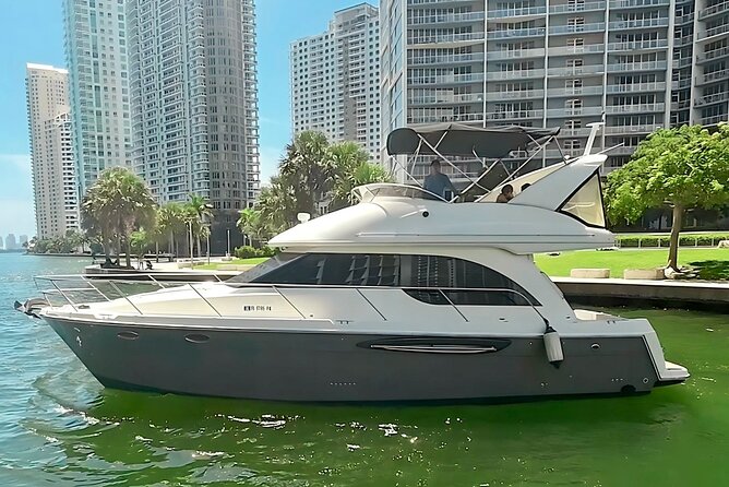4-Hour 42 Meridian Yacht Rental with Captain in Miami Florida - Leaving from 2215 NW 14th Street