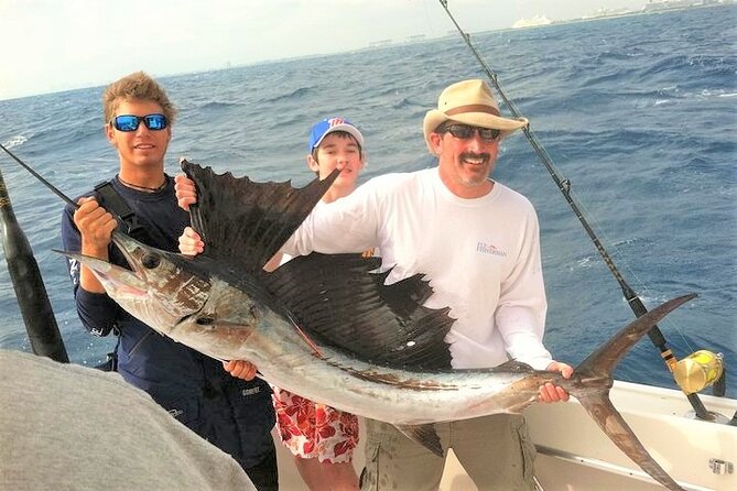 4-Hour Shared Big Game Deep Sea Fishing Charter in Fort Lauderdale - A small boat with a shared-boat price