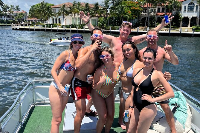 4 Hours Private Sandbar Pontoon Party - The boat, music, and party atmosphere