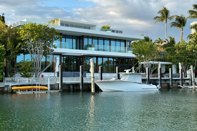 50' Private Yacht Experience in Miami for 12 people - Heading toward Miami Beach on open water