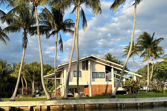 50' Private Yacht Experience in Miami for 12 people - Making the boat comfortable for your group