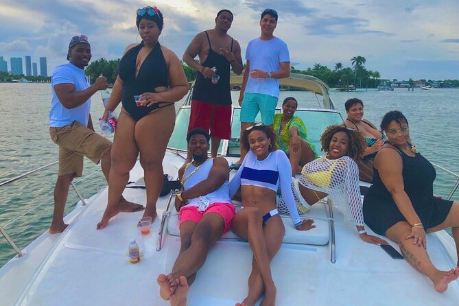 50ft Luxury Yacht Tour in Miami Beach Captain, Fun & Party! - Captain service can make or break the day