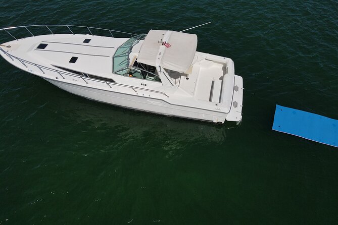 50ft Luxury Yacht Tour in Miami Beach Captain, Fun & Party! - South Beach and the waterfront homes