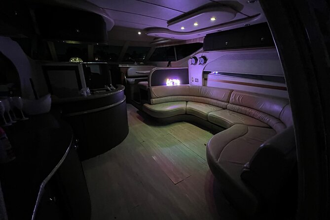50ft Miller Blue | Miami Yacht Rental | 3 to 6 Hours | 13 Ppl - Miami Beach Marina and its yacht views