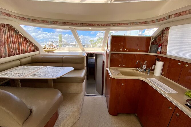 52' Yacht Rental in Miami Beach with Experienced Captain - Weather, cancellation, and planning details