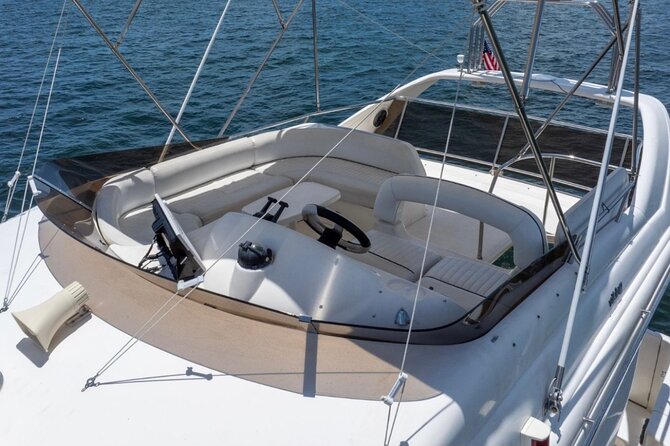 55ft + FREE HOUR Miami Yacht Rental 3 to 6 Hours 13 People - A private yacht day with a real price question