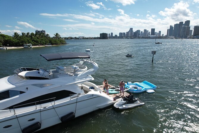 65ft Yacht Charter in Miami - Choosing between three and four hours