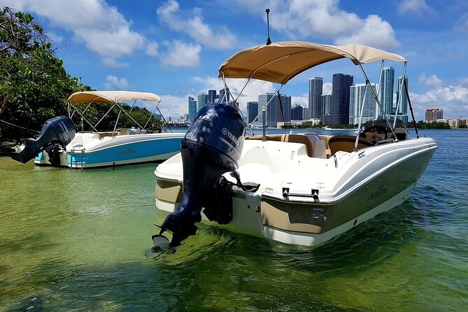 Best Miami self-driving boat rental! - Taking the controls at Venetian Marina