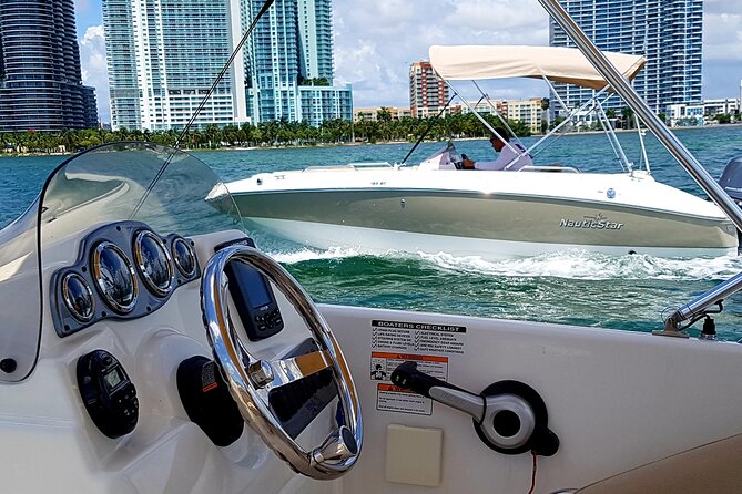 Best Miami self-driving boat rental! - What you can see on Biscayne Bay