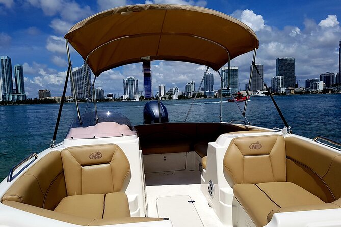 Best Miami self-driving boat rental! - License, age, and who can drive