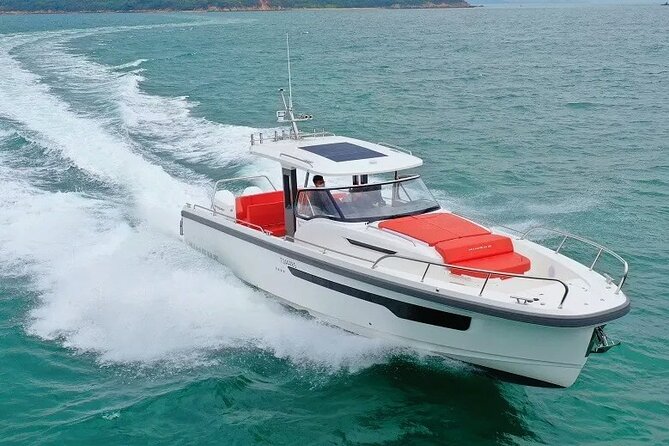 Booze Cruise & Sandbar - Alabama Jack’s brings a rougher local feel