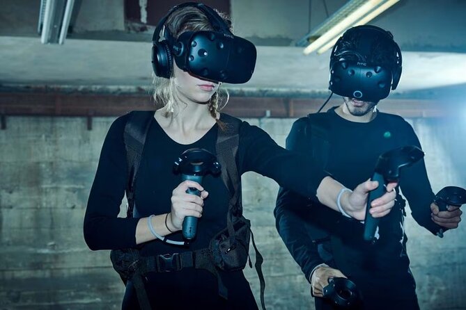 Bundle: 1 hour Axe Throwing+ 1 hour VR Escape Game - Key Points Before You Book