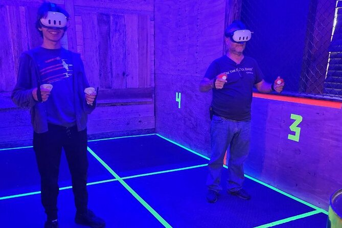 Bundle: 1 hour Axe Throwing+ 1 hour VR Escape Game - Birthdays, Dates, and Small Group Outings