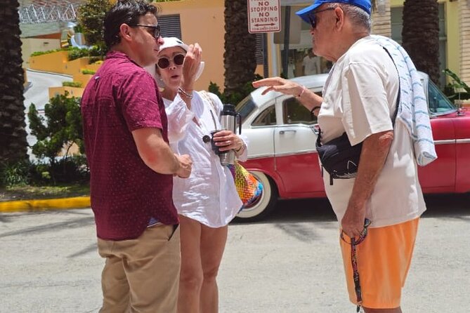 Classic Car Tour around Miami - Starting on Collins Avenue in Miami Beach