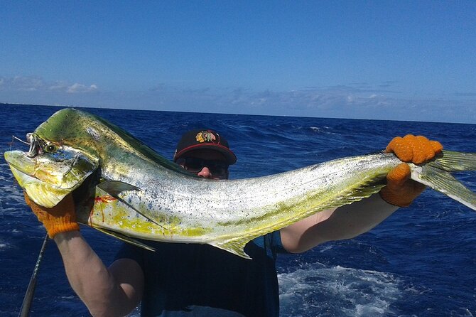 Deep sea fishing charters in Fort Lauderdale aboard 52' Hatteras - Kite fishing, trolling, and wreck fishing