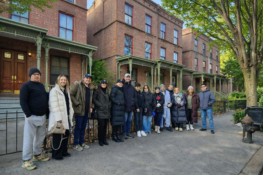Discover NYC-Tour of Manhattan, The Bronx, Queens & Brooklyn - Malba and the changing face of the city