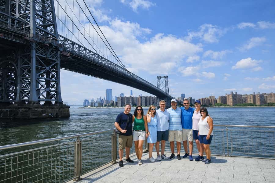 Discover NYC-Tour of Manhattan, The Bronx, Queens & Brooklyn - Williamsburg and the Brooklyn waterfront