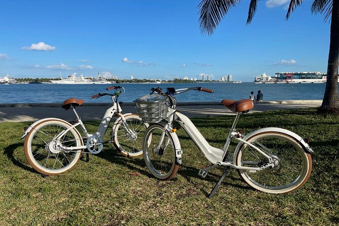 Electric Bike Rental Miami Beach - The Venetian Causeway and the route toward Miami