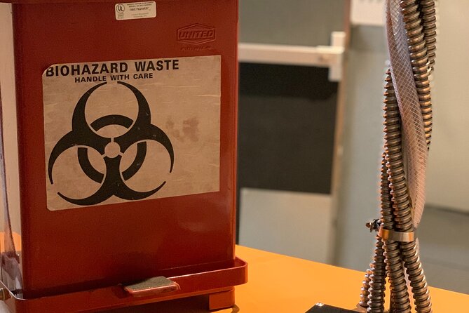 Escape room: Dr. Field's Mad Lab - What families and couples should expect