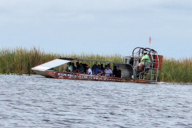 Everglades Alligator Airboat Tour with Bus transfer from Miami - The alligator demonstration and exhibit