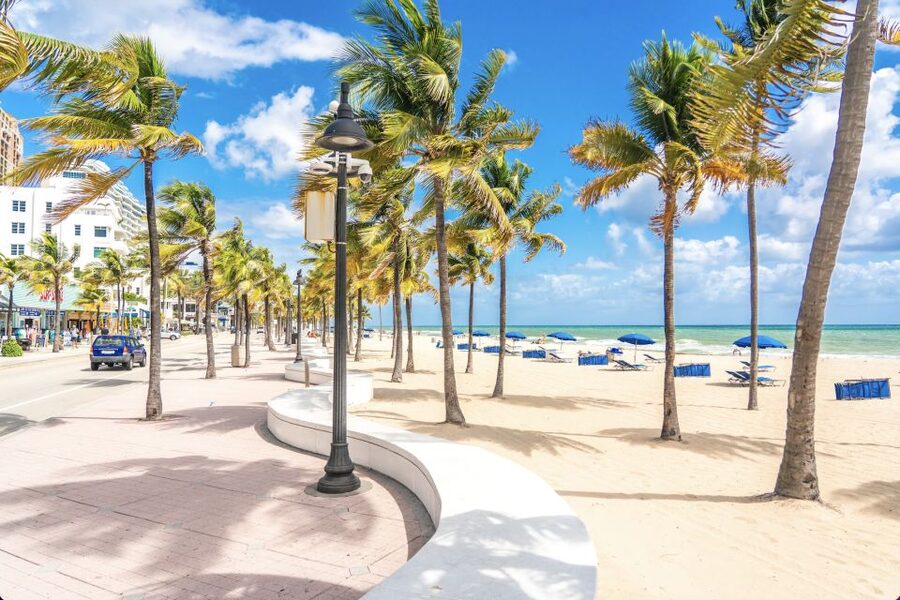 Fort Lauderdale: 6 People Golf Cart Rental - Reaching the beach without a full-size car