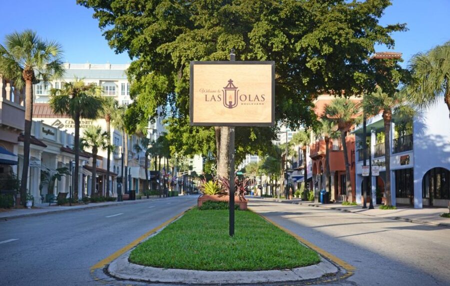 Fort Lauderdale: 6 People Golf Cart Rental - What comes with the six-seat cart