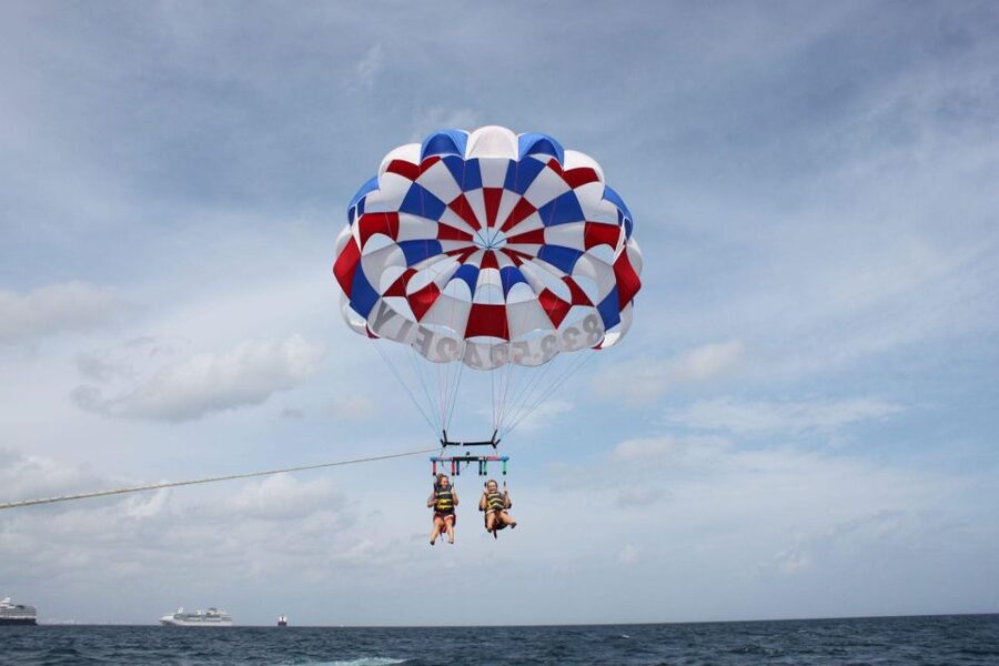 Fort Lauderdale: 90-Minute Parasailing Adventure - The Smooth Takeoff From the Boat Deck