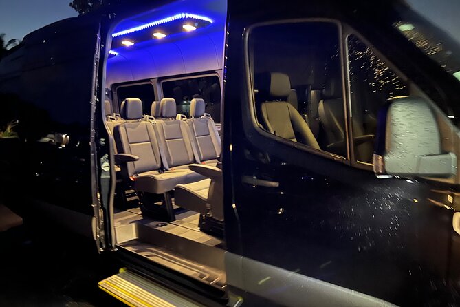 Fort Lauderdale Airport Private Sprinter (up to 14 passengers) - Meeting your driver inside Fort Lauderdale Airport