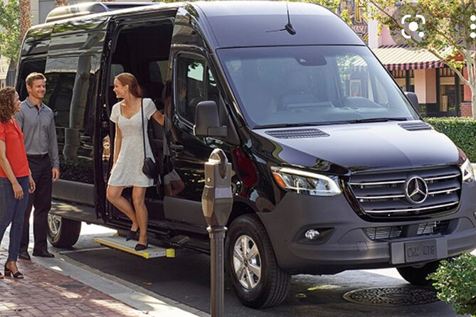 Fort Lauderdale Airport Private Transfer (Up To 14 Passengers) - Key points to know before booking