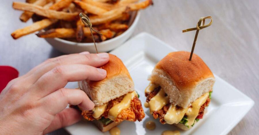 Fort Lauderdale: Food & Drinks Tour - Drinks that match the food